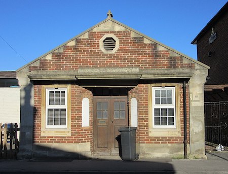 Former Farncombe Baptist Church, St John's Street, Farncombe (April 2015) (4)
