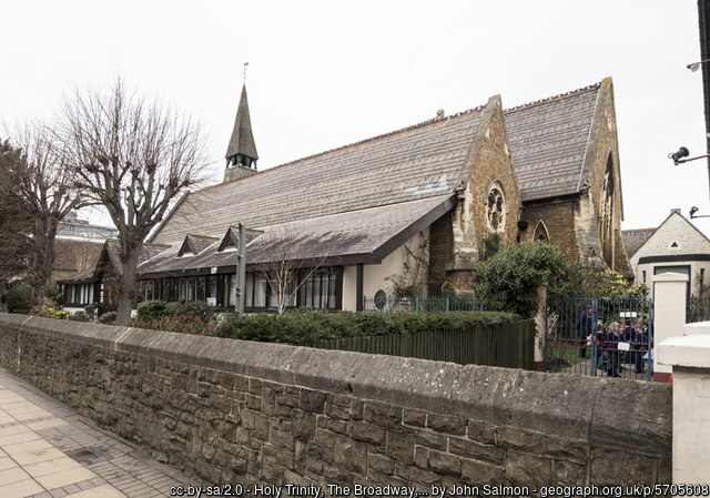image of South Wimbledon, Holy Trinity